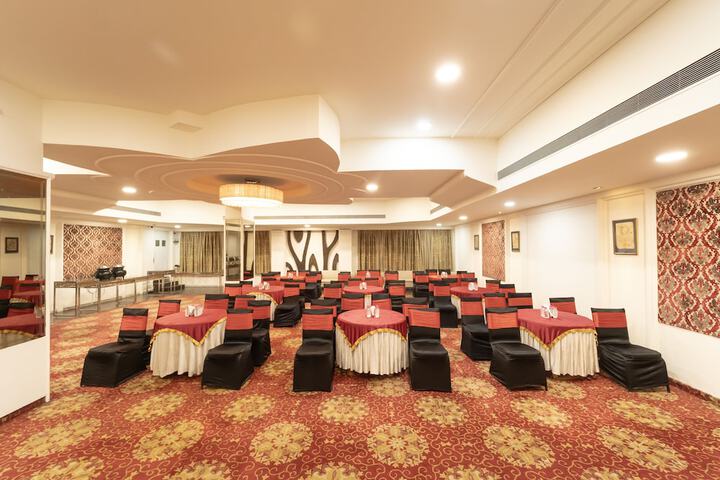 Ballroom/Hall 56 of 69