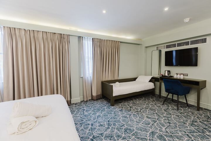 Room 136 of 263