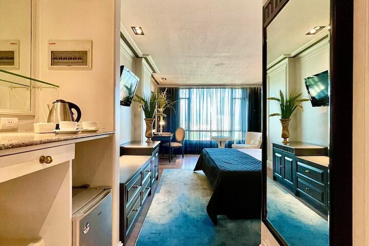 Room 12 of 41