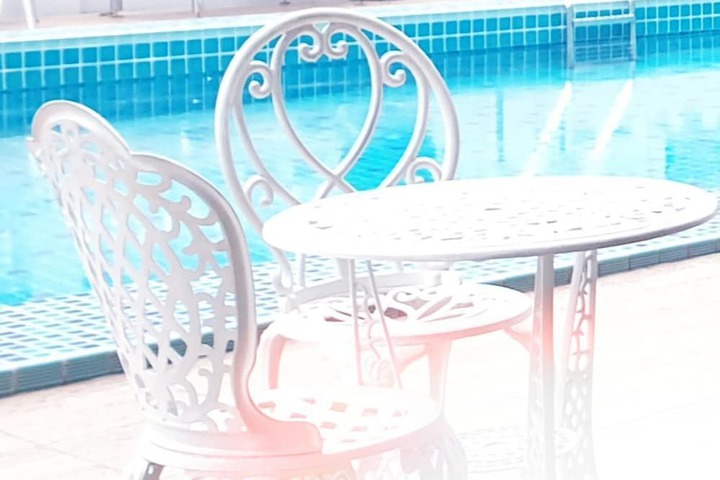 Hotel with Pool