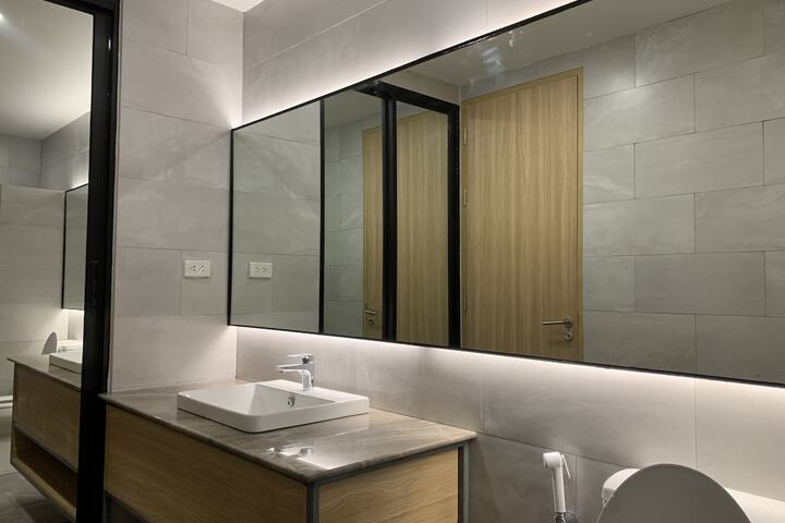 Room 5 of 38