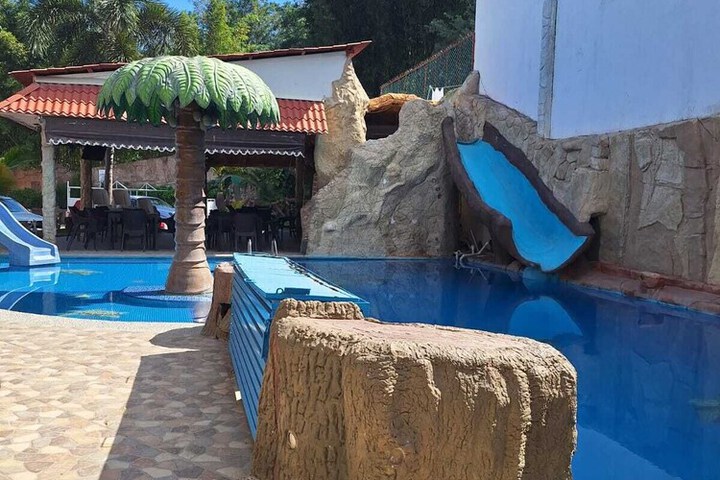 Pool 30 of 37