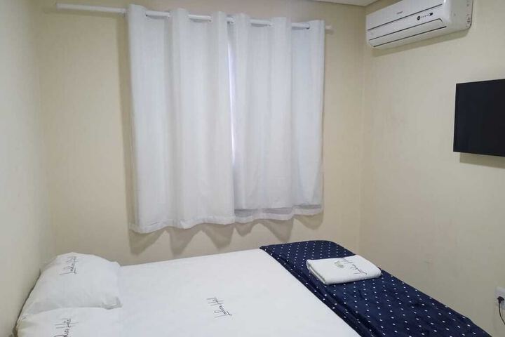 Room 4 of 15