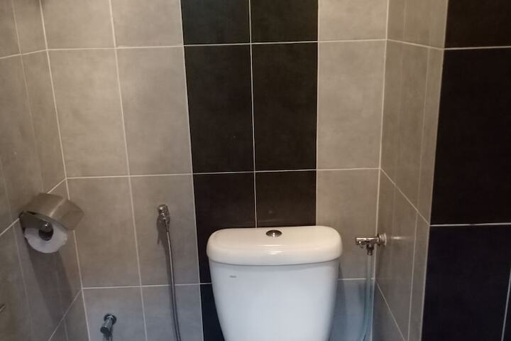 Room 52 of 75