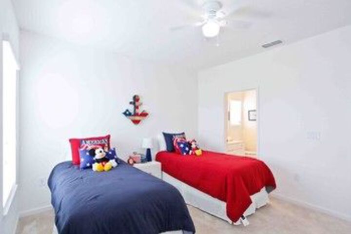 Room 13 of 25
