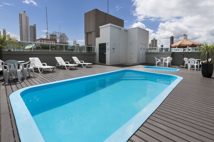 Pool 50 of 76