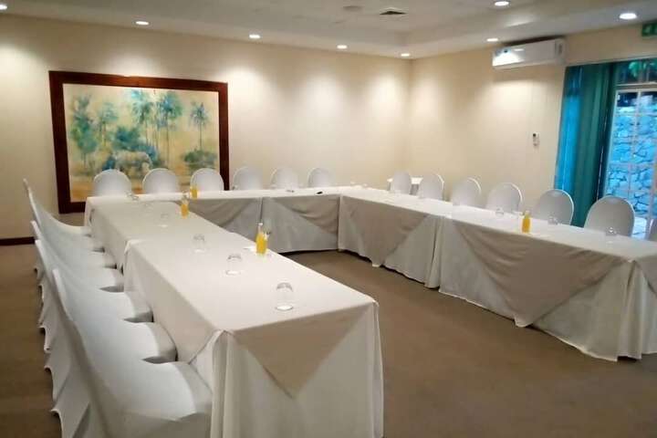 Business Center 54 of 62
