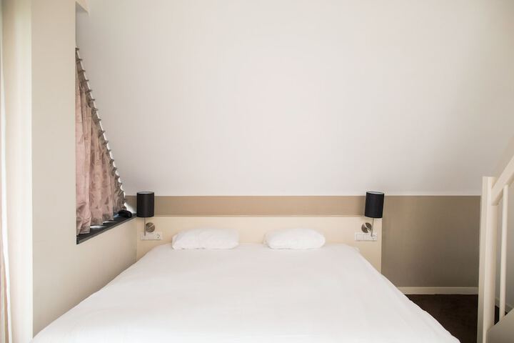 Room 5 of 46