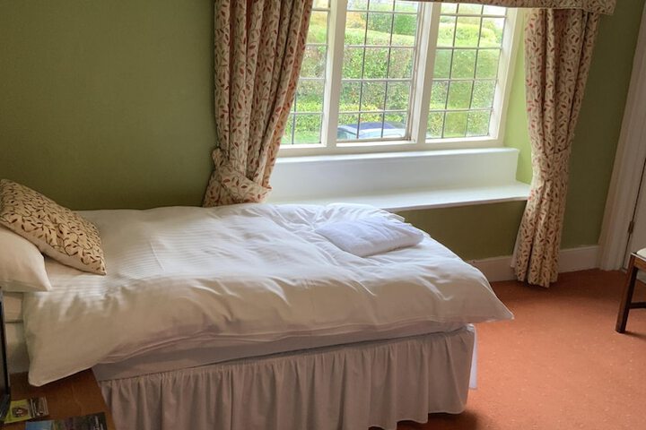 Room 28 of 38