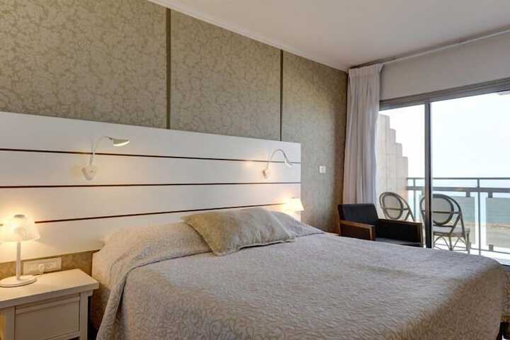 Room 6 of 22