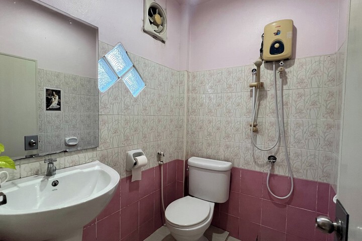 Room 75 of 85