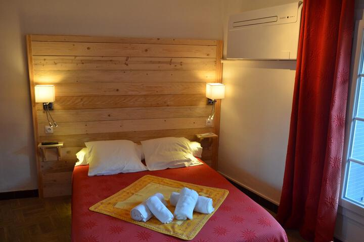 Room 13 of 28
