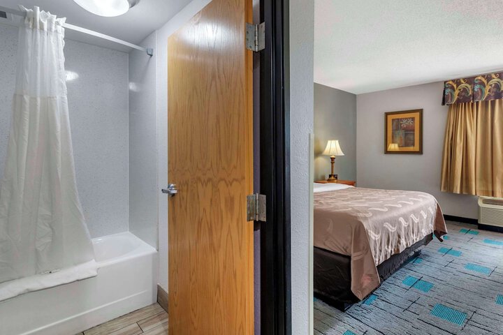 Room 8 of 30