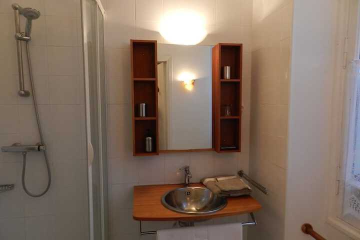 Room 10 of 10