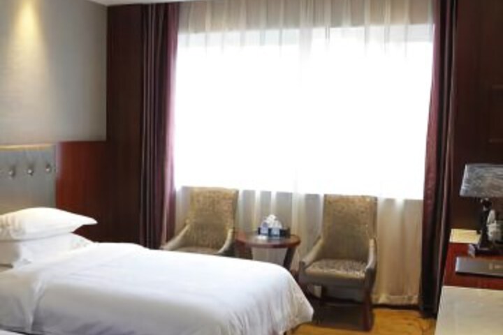Room 9 of 11