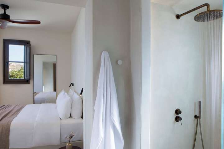 Room 153 of 189