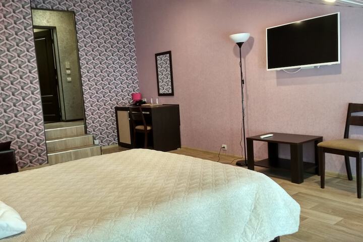 Room 15 of 48