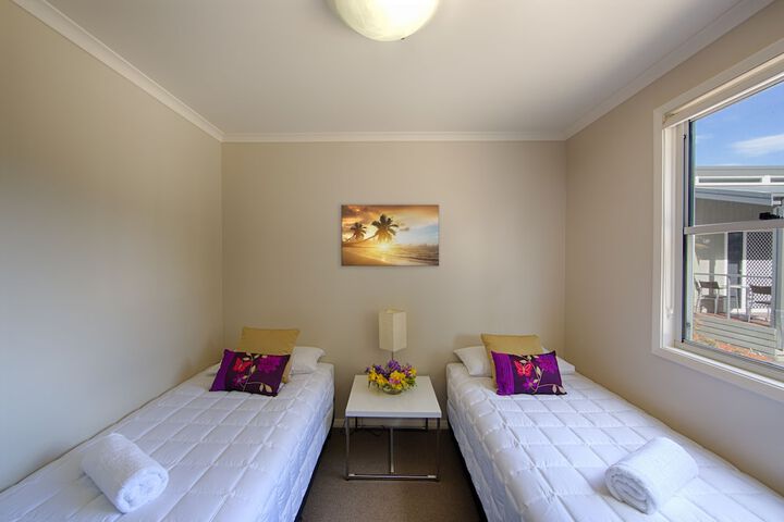 Room 3 of 78