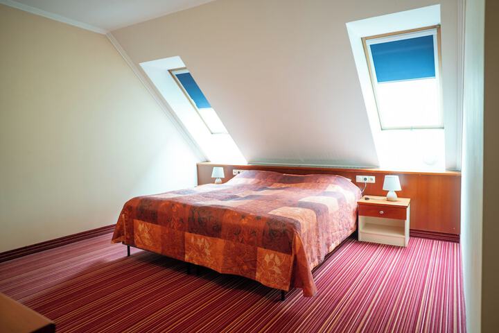Room 70 of 153