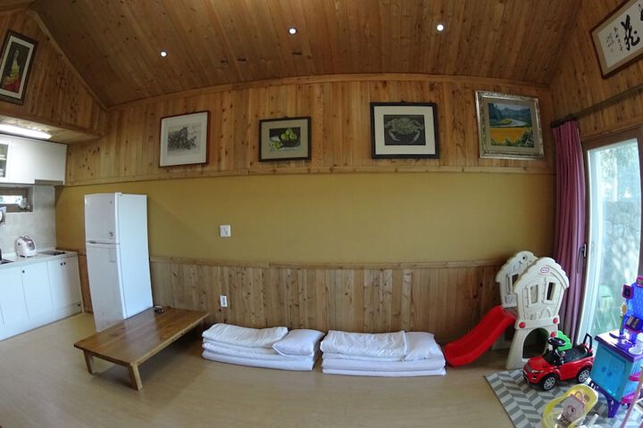 Room 19 of 182