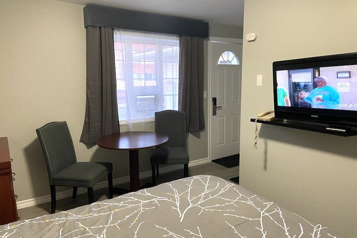 Room 10 of 118