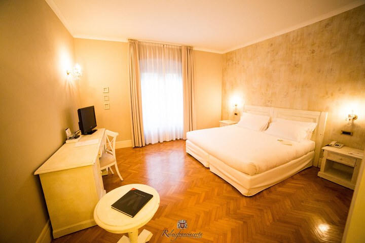 Room 16 of 70