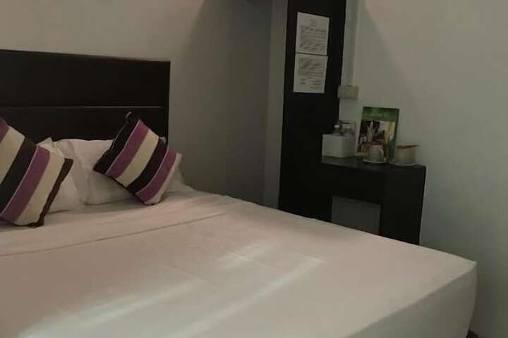 Room 5 of 15