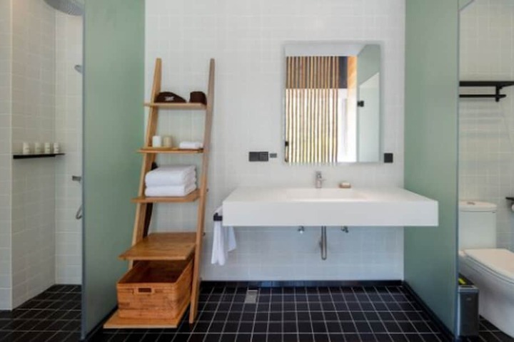 Room 14 of 20