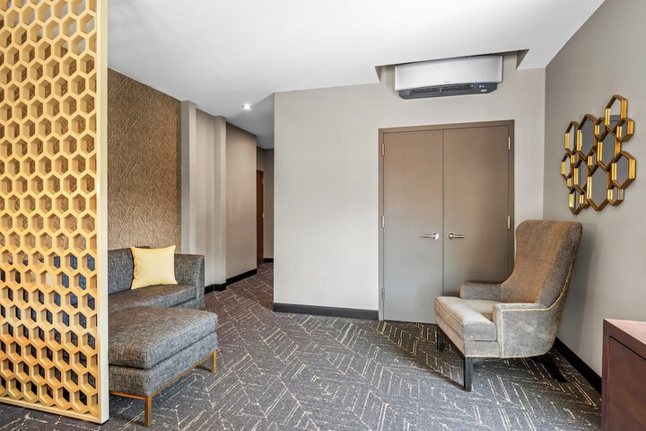Room 9 of 29