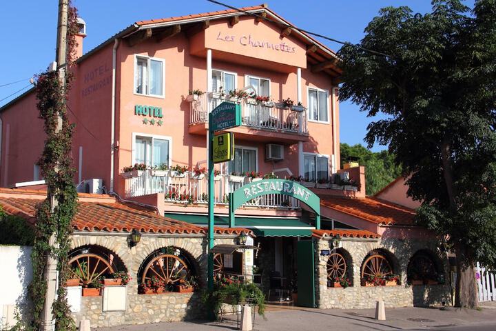 Hotel 41 of 42