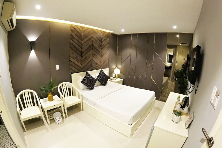 Room 6 of 70