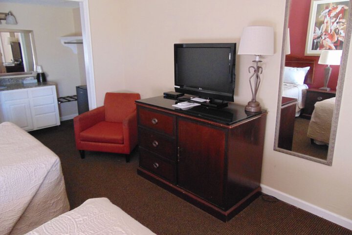 Room 10 of 24