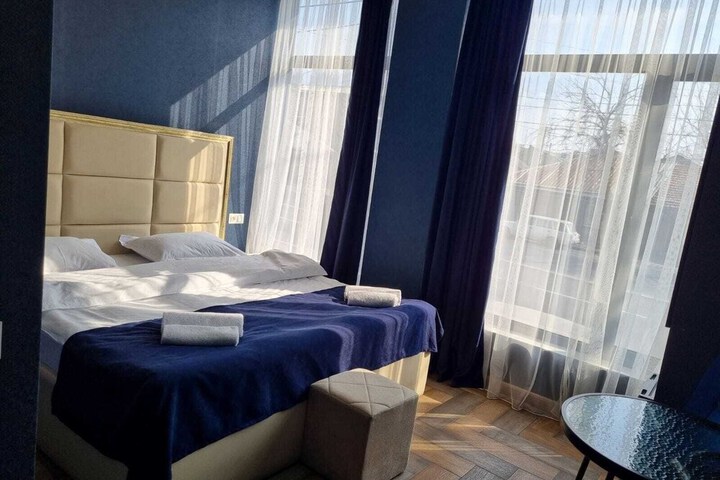 Room 5 of 31