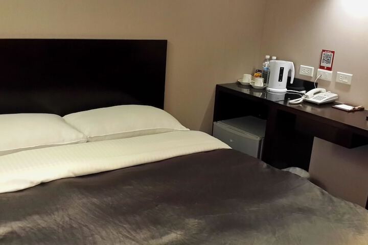Room 10 of 51