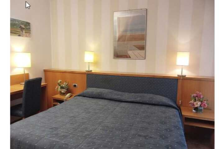 Room 19 of 34