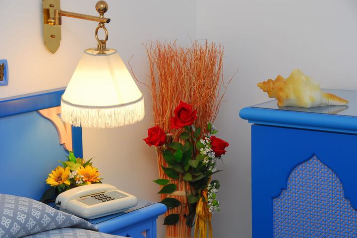 Room 13 of 26