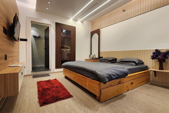 Room 5 of 39