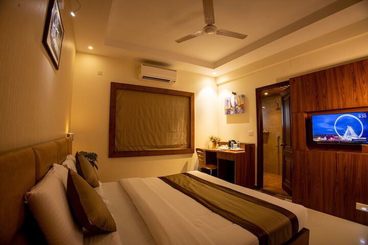 Room 10 of 36