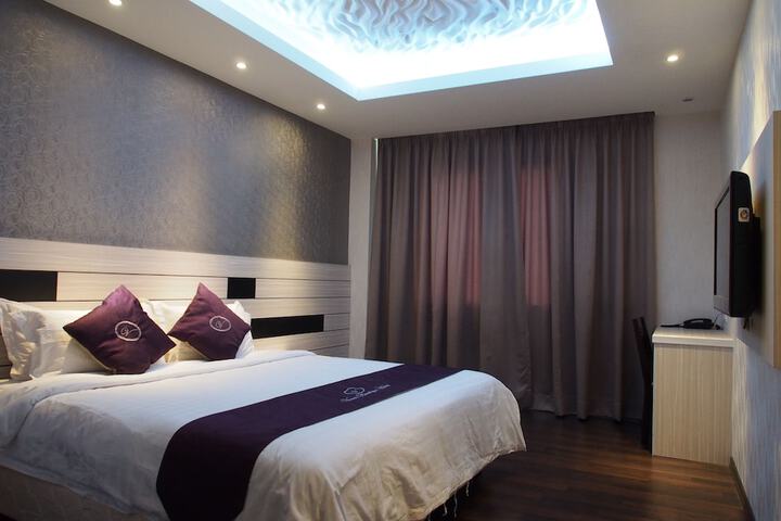 Room 3 of 50