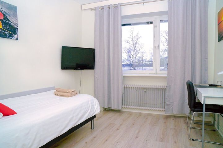 Room 9 of 38