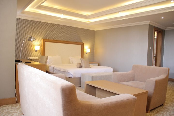Room 12 of 61
