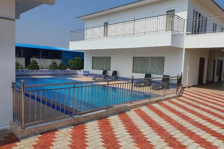 Pool 16 of 21