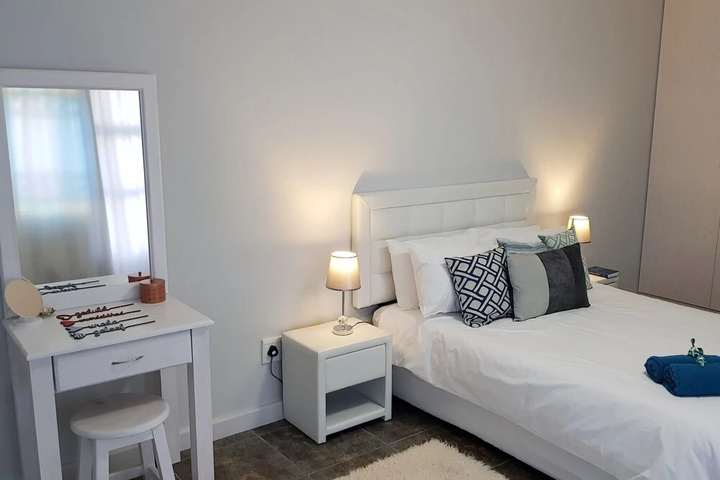 Room 4 of 13