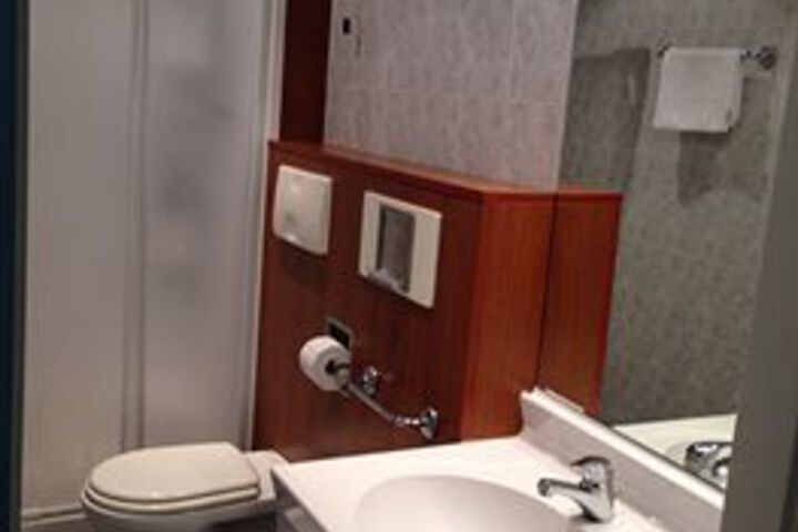 Room 2 of 19