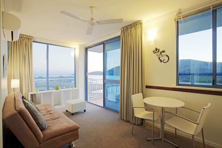 Room 7 of 28