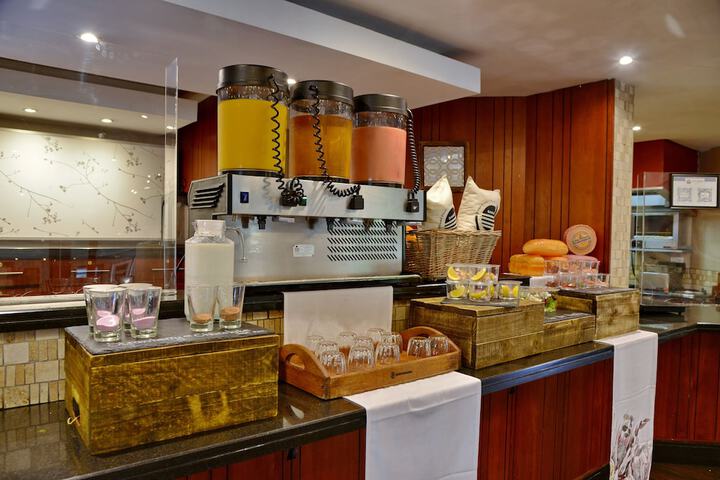Dining Photos