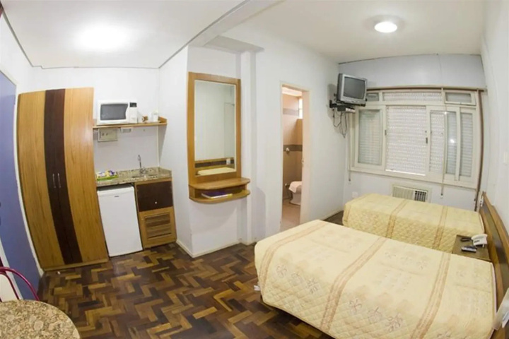 Room 5 of 13