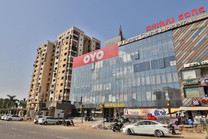 Hotel Blue Heaven & Banquet by OYO Rooms