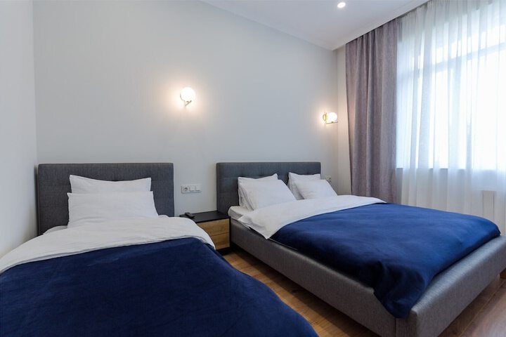 Room 5 of 13