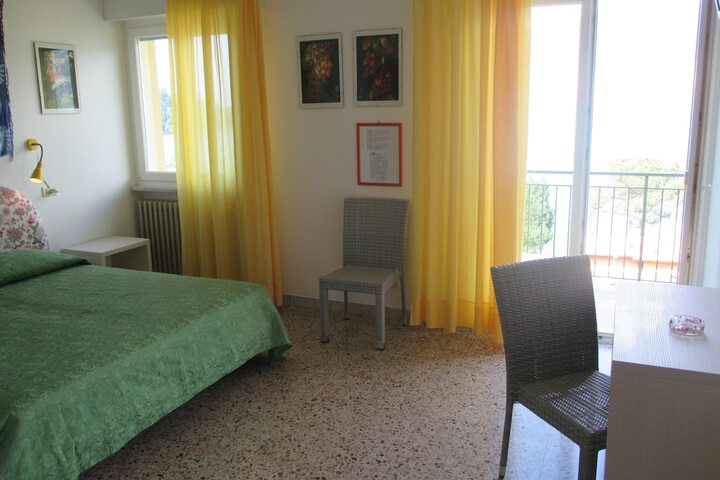 Room 13 of 63